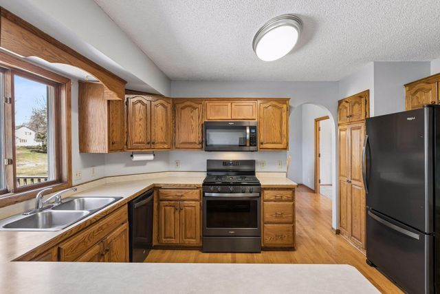 8960 Montegue Terrace, Brooklyn Park, MN 55443