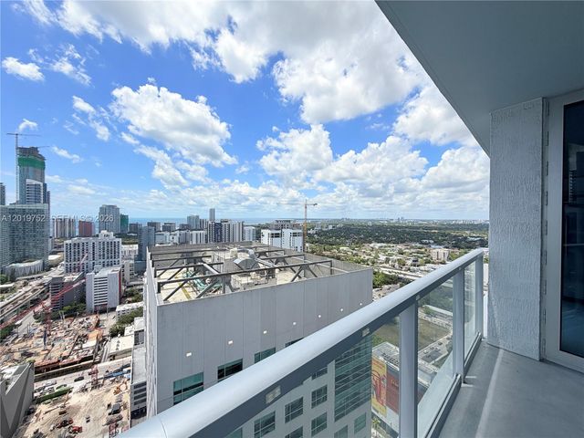 185 SW 7 ST 3412, Miami, FL 33130