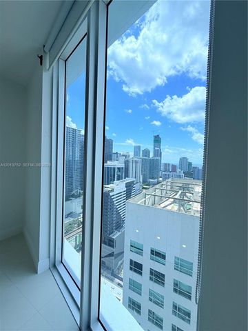 185 SW 7 ST 3412, Miami, FL 33130