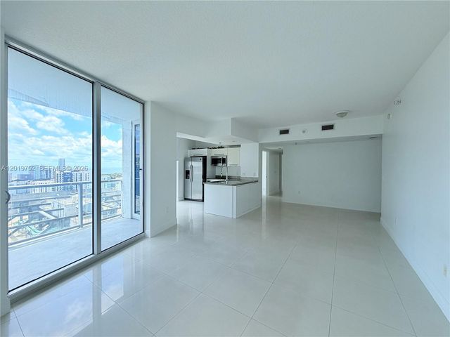 185 SW 7 ST 3412, Miami, FL 33130
