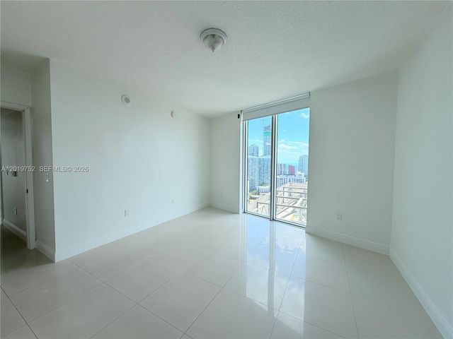 185 SW 7 ST 3412, Miami, FL 33130