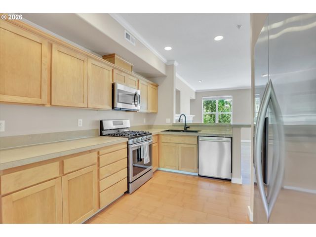 2879 Nw KENNEDY Ct 59, Portland, OR 97229