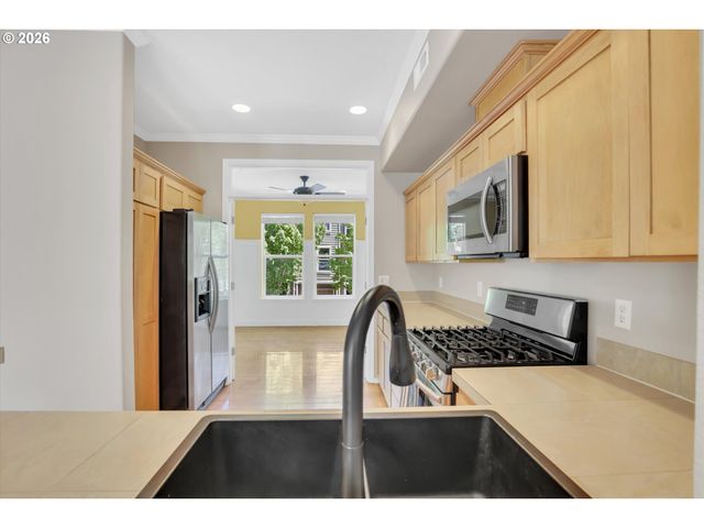 2879 Nw KENNEDY Ct 59, Portland, OR 97229