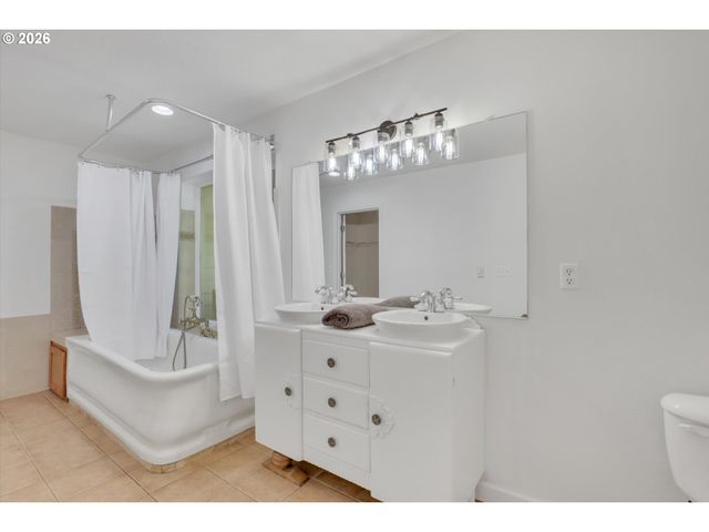 2879 Nw KENNEDY Ct 59, Portland, OR 97229