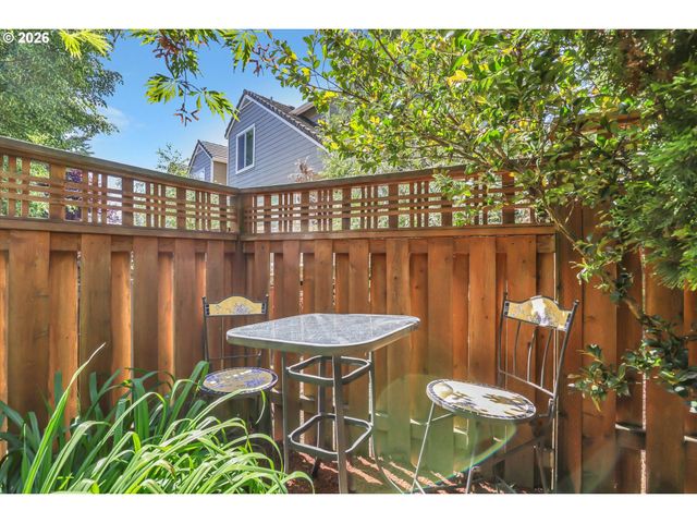 2879 Nw KENNEDY Ct 59, Portland, OR 97229