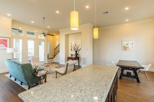 9546 London Bridge Station Station, Houston, TX 77045