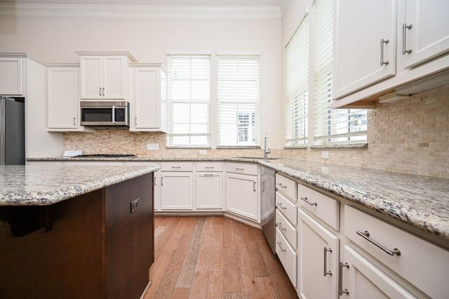 9546 London Bridge Station Station, Houston, TX 77045