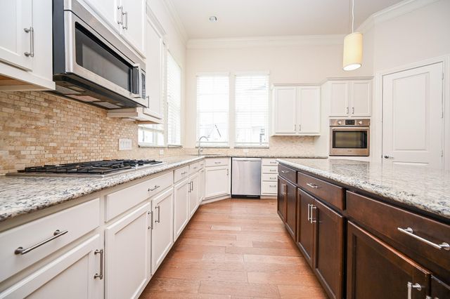 9546 London Bridge Station Station, Houston, TX 77045