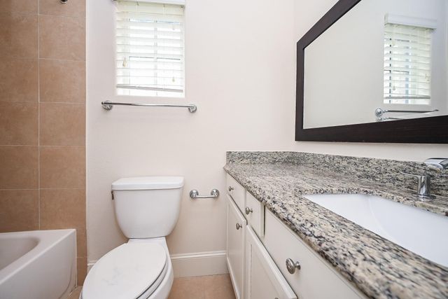 9546 London Bridge Station Station, Houston, TX 77045