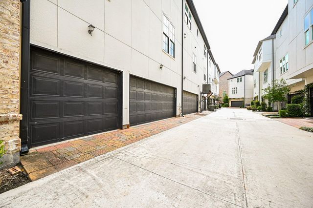 9546 London Bridge Station Station, Houston, TX 77045