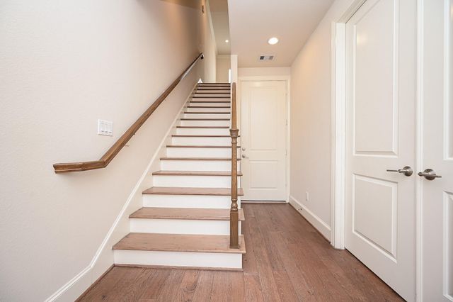 9546 London Bridge Station Station, Houston, TX 77045