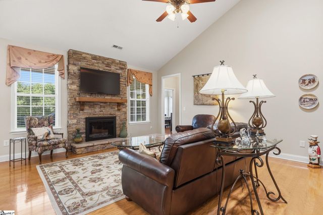 4 Cedarcrest Court, Simpsonville, SC 29680