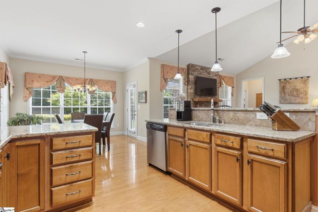 4 Cedarcrest Court, Simpsonville, SC 29680