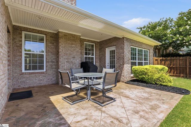 4 Cedarcrest Court, Simpsonville, SC 29680
