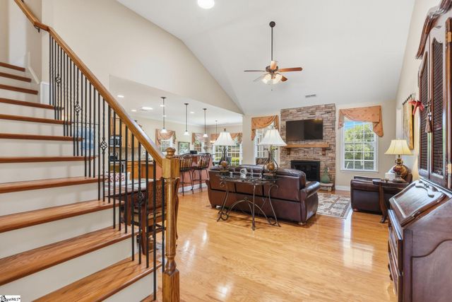4 Cedarcrest Court, Simpsonville, SC 29680