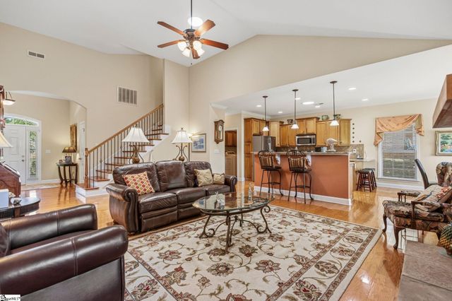 4 Cedarcrest Court, Simpsonville, SC 29680