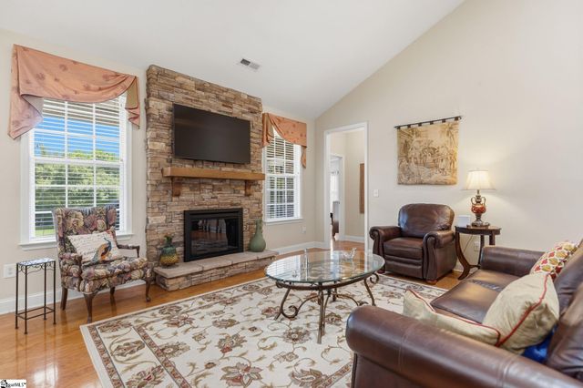 4 Cedarcrest Court, Simpsonville, SC 29680
