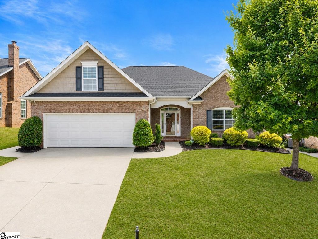 4 Cedarcrest Court, Simpsonville, SC 29680