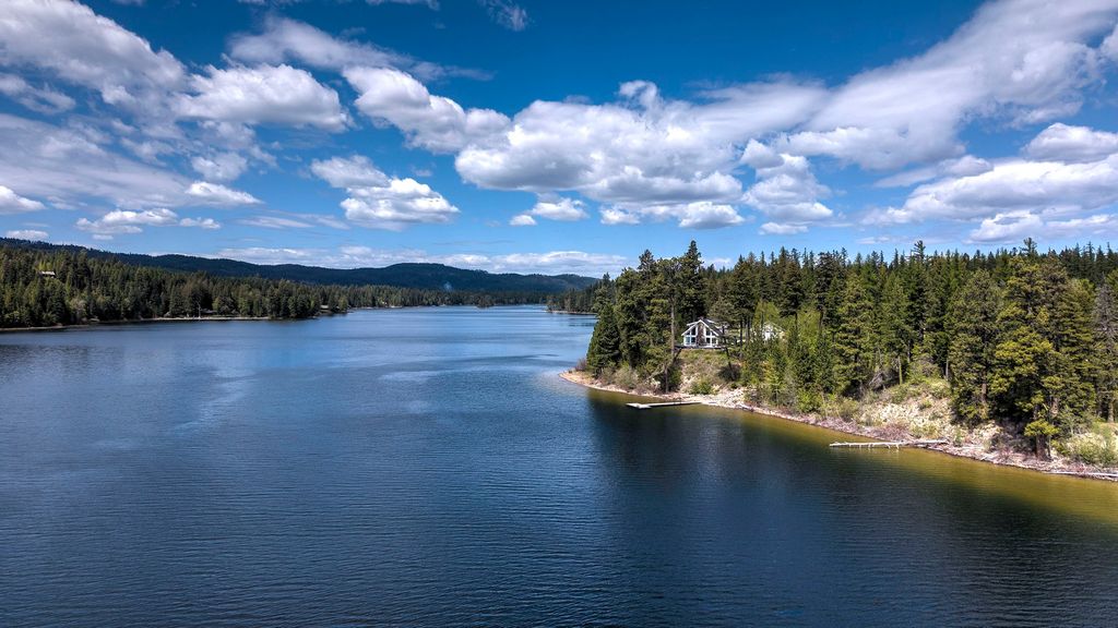 14833 Sunburst Drive, Bigfork, MT 59911
