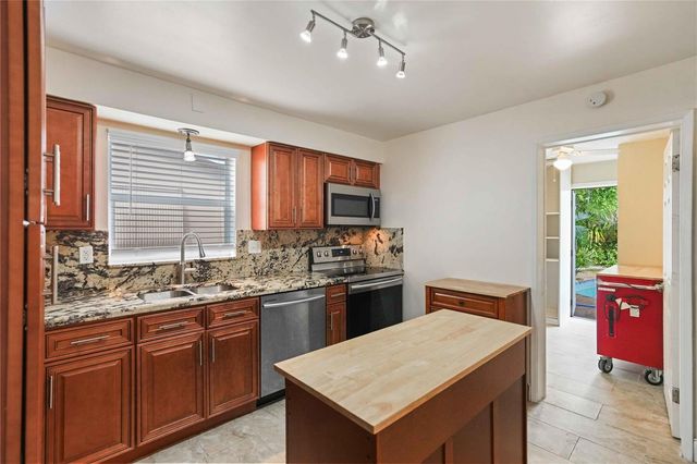 51 NE 49th Street, Fort Lauderdale, FL 33334