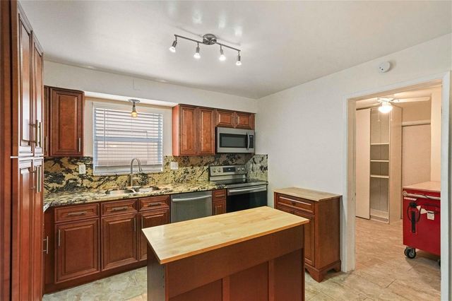 51 NE 49th Street, Fort Lauderdale, FL 33334