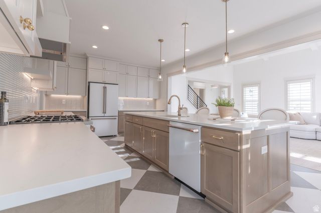 6543 W LAKE AVE, South Jordan, UT 84009