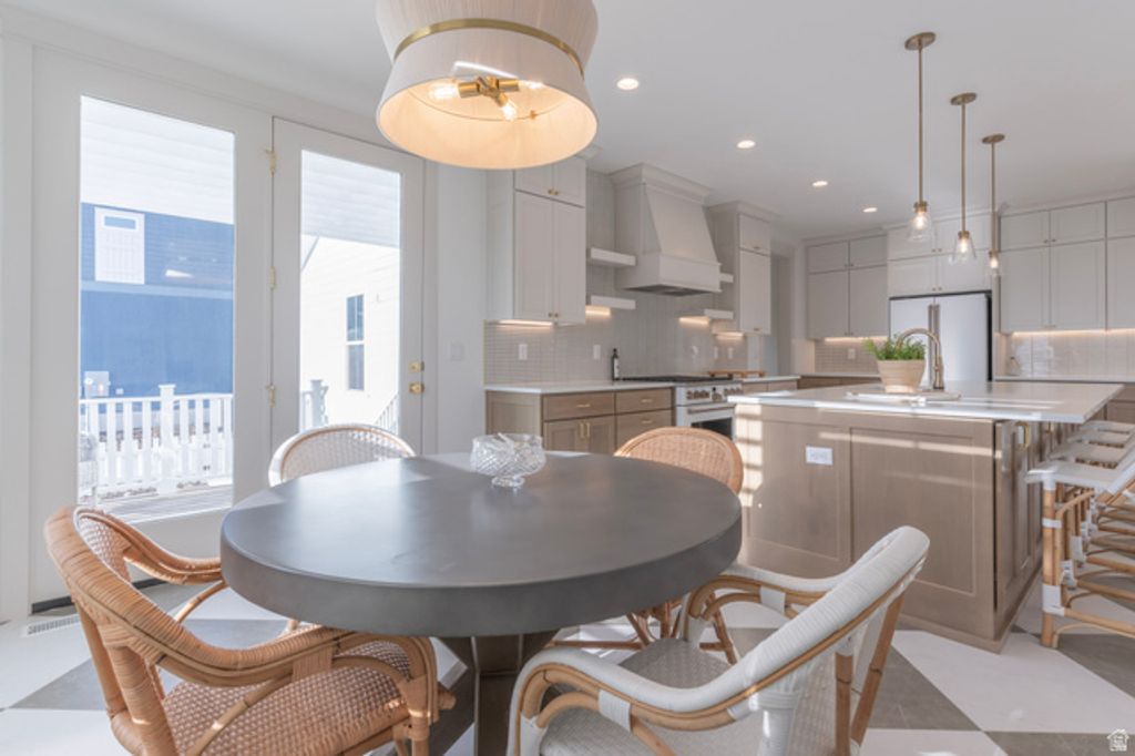 Image 17 of property listing at 6543 W LAKE AVE, South Jordan, UT 84009