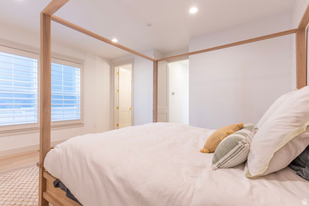 Image 31 of property listing at 6543 W LAKE AVE, South Jordan, UT 84009