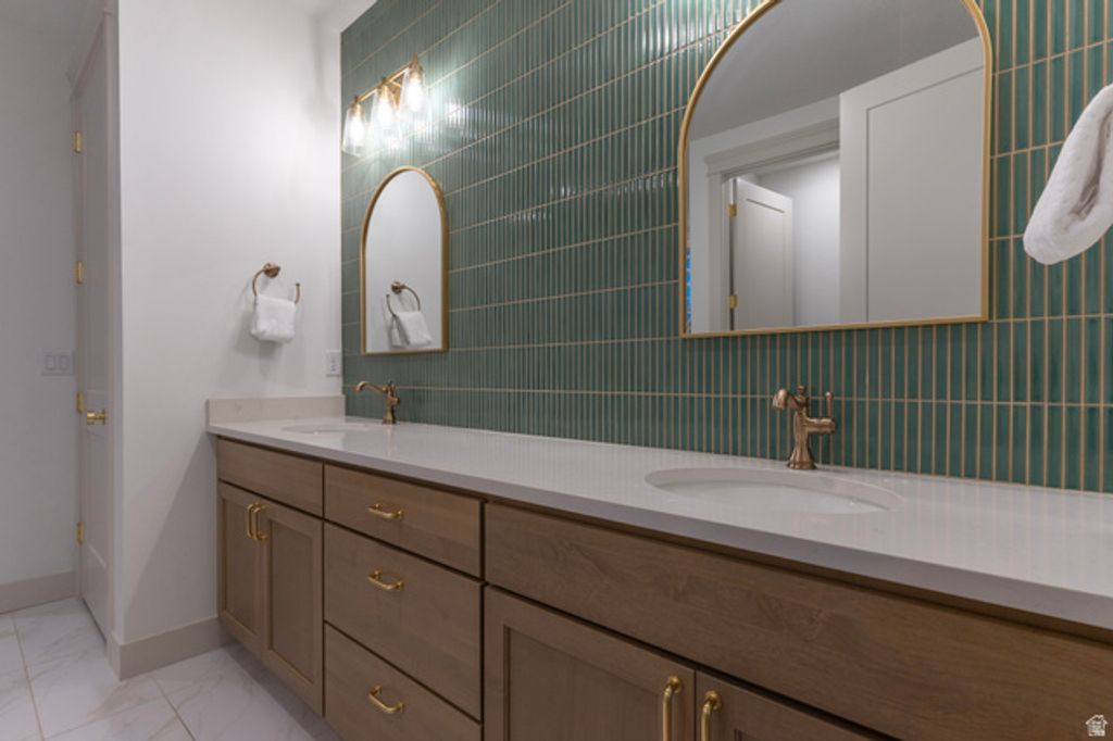 Image 32 of property listing at 6543 W LAKE AVE, South Jordan, UT 84009