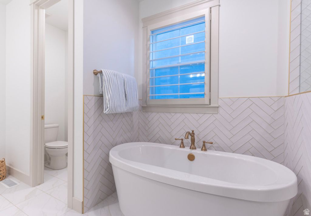 Image 35 of property listing at 6543 W LAKE AVE, South Jordan, UT 84009