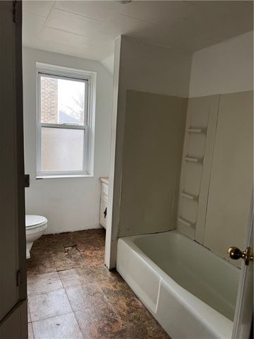 536 Patton Ave, Jeannette, PA 15644