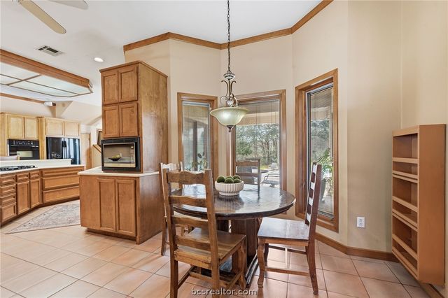 9261 Brookwater Circle, College Station, TX 77845