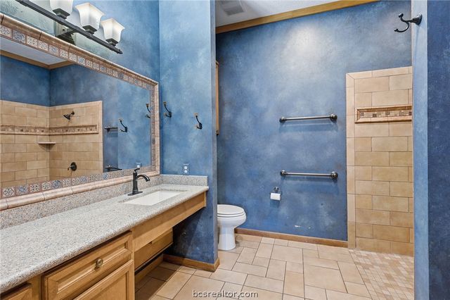 9261 Brookwater Circle, College Station, TX 77845