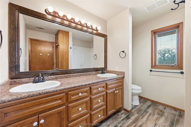 9261 Brookwater Circle, College Station, TX 77845