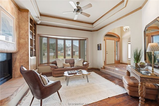 9261 Brookwater Circle, College Station, TX 77845