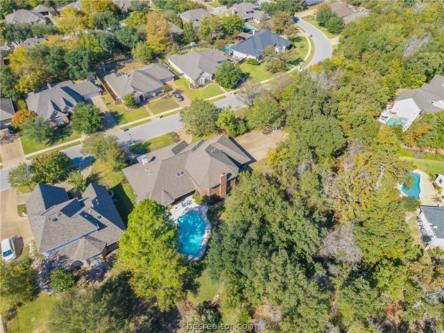 9261 Brookwater Circle, College Station, TX 77845