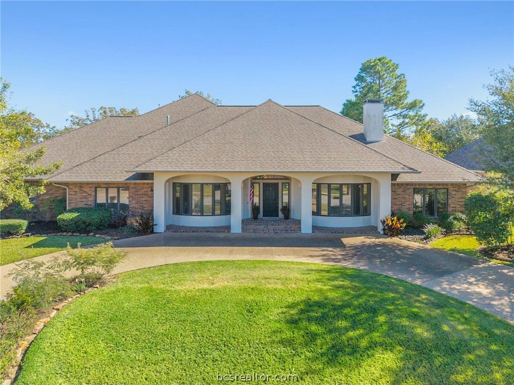 9261 Brookwater Circle, College Station, TX 77845