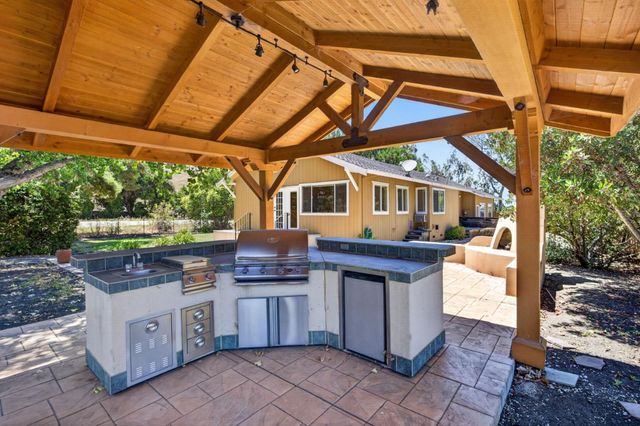 3385 Cienega Road, Hollister, CA 95023