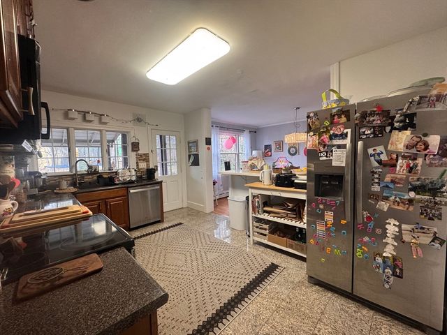10-12 Webster St 1, Winchester, MA 01890