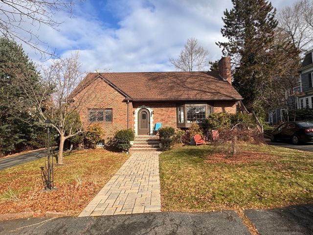 10-12 Webster St 1, Winchester, MA 01890