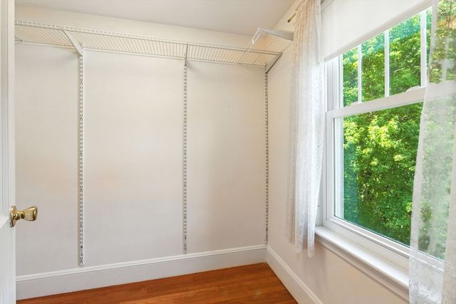 28 Edgeworth St R, Weymouth, MA 02189