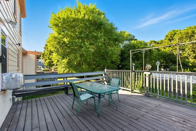 28 Edgeworth St R, Weymouth, MA 02189