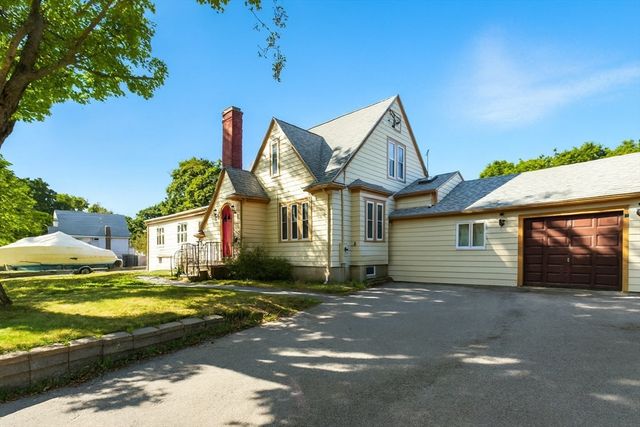 28 Edgeworth St R, Weymouth, MA 02189