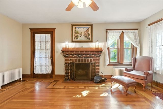 28 Edgeworth St R, Weymouth, MA 02189