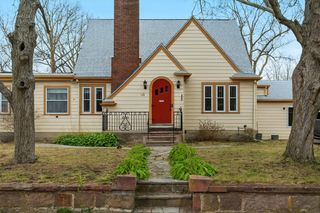 28 Edgeworth St R, Weymouth, MA 02189