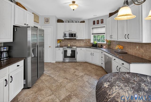 11218 Cedarlea Pky, Glen Allen, VA 23059