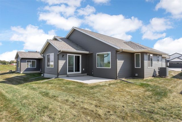 2915 Sequoia Drive SW, Cedar Rapids, IA 52404