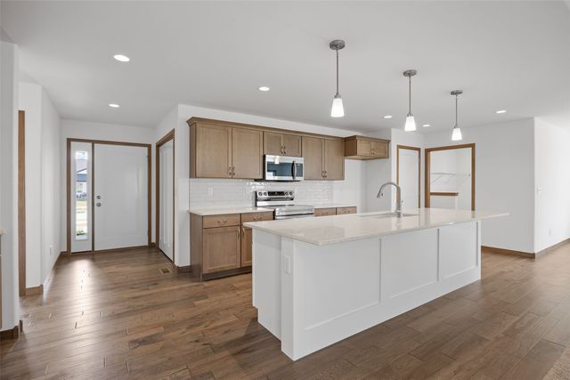 2915 Sequoia Drive SW, Cedar Rapids, IA 52404