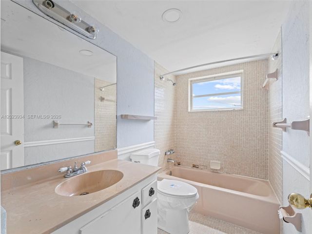 3310 NW 66th St, Fort Lauderdale, FL 33309