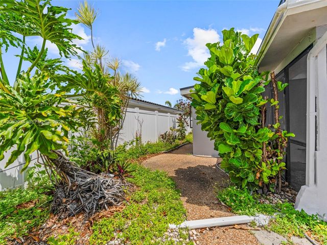 3310 NW 66th St, Fort Lauderdale, FL 33309